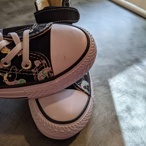 Girl's canvas high top  unicorn shoes - Picture 6 of 7